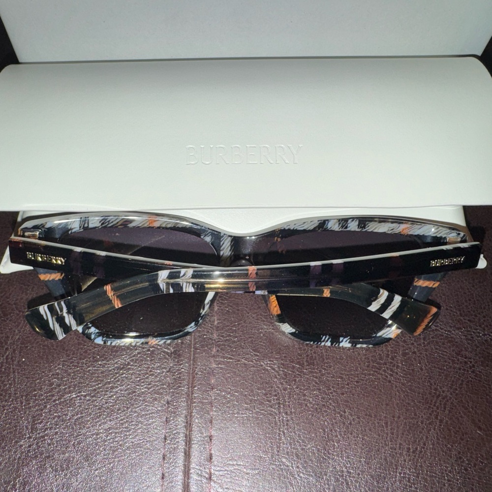 Burberry Check Pattern Cat-Eye Sunglasses with Brown Lenses - Picture 2 of 9